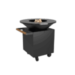 Zijaanzicht van de OFYR Classic Black 100 PRO met zwart stalen sokkel en brede ronde kookplaat||Zijaanzicht van de OFYR Classic Black 100 PRO met zwart stalen sokkel en brede ronde kookplaat spatel