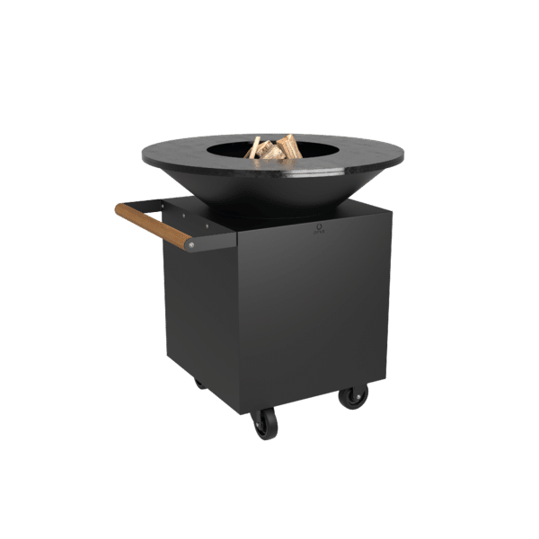Zijaanzicht van de OFYR Classic Black 100 PRO met zwart stalen sokkel en brede ronde kookplaat||Zijaanzicht van de OFYR Classic Black 100 PRO met zwart stalen sokkel en brede ronde kookplaat spatel
