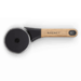 Gozney Pizza Cutter|Gozney Pizza Cutter zijkant|Gozney Pizza Cutter sfeer 1|Gozney Pizza Cutter Sfeer 2